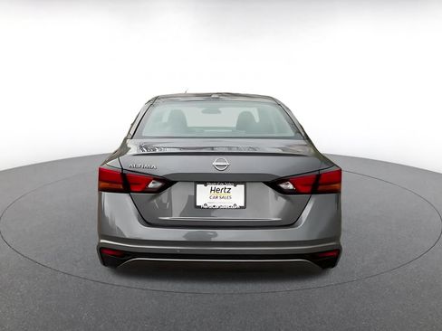 Used 2025 Nissan Altima 2.5 SV FWD image 12