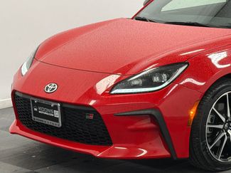 Used 2025 Toyota GR86 RWD video 2