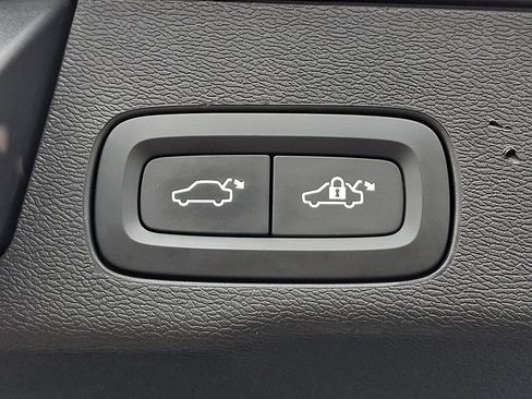 Used 2018 Volvo XC60 T5 Inscription w/ Convenience Package image 29