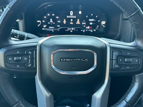 Used 2022 GMC Yukon XL Denali image 24