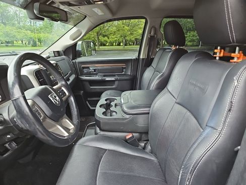 Used 2018 RAM 1500 Laramie AWD/4WD image 17