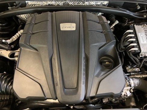 Used 2022 Porsche Macan S AWD/4WD image 13