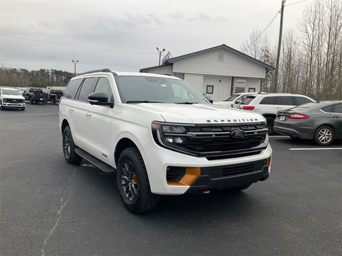 New 2026 Ford Expedition Tremor image 3