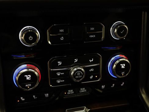 Used 2024 GMC Yukon XL Denali Ultimate image 13