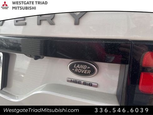 Used 2019 Land Rover Discovery HSE image 9