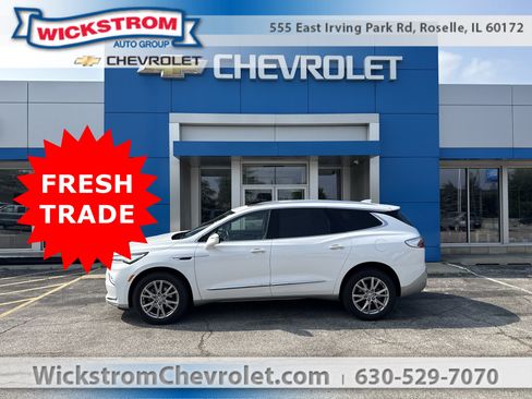 Used 2023 Buick Enclave Essence w/ Experience Buick Package FWD image 1