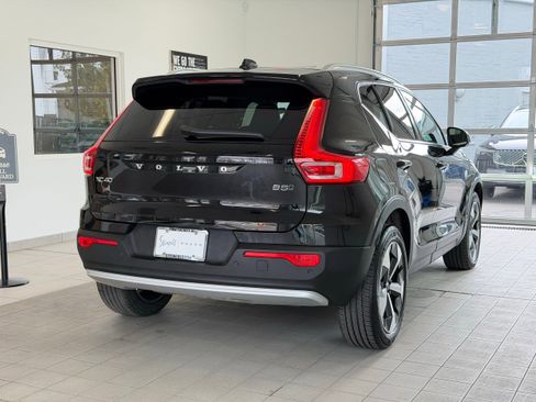 Certified 2025 Volvo XC40 B5 Core w/ Protection Package Premier AWD/4WD image 6