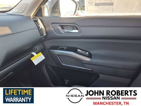 New 2026 Nissan Pathfinder SL w/ SL Premium Package image 7