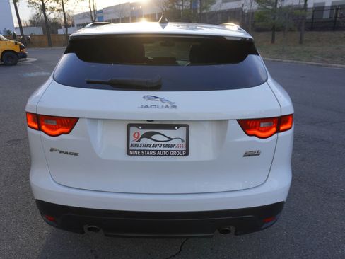 Used 2020 Jaguar F-PACE Premium image 6