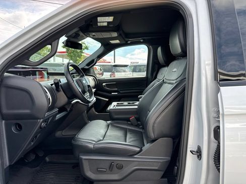 Used 2026 Ford Expedition Platinum w/ Stealth Performance Package AWD/4WD image 12