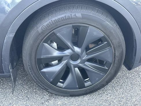 Used 2025 Tesla Model Y Long Range AWD/4WD image 11