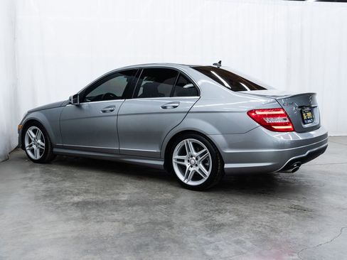 Used 2014 Mercedes-Benz C 250 Sedan image 4