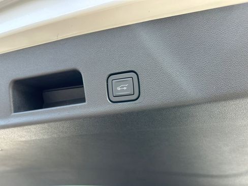 New 2026 GMC Acadia Elevation image 38