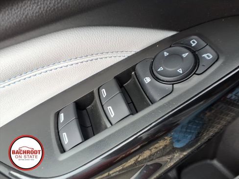 Used 2025 Chevrolet Trax LT FWD image 16