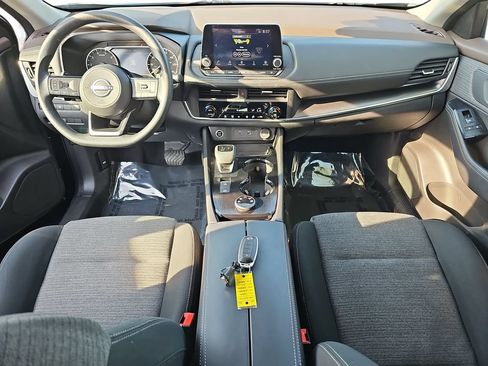 Used 2023 Nissan Rogue SV AWD/4WD image 13