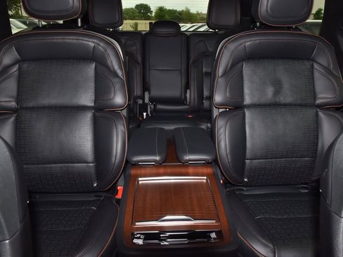 New 2026 Lincoln Navigator L Black Label AWD/4WD image 22