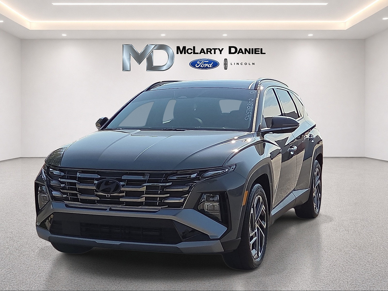 Used 2025 Hyundai Tucson Limited FWD image 2