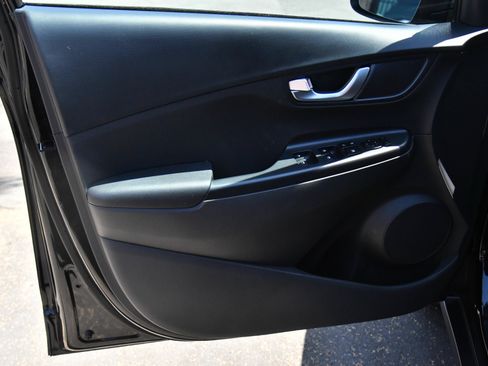 Used 2023 Hyundai Kona SE w/ Cargo Package FWD image 14