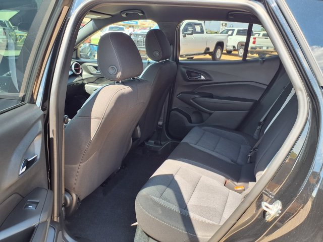 Used 2024 Chevrolet Trax RS FWD image 18