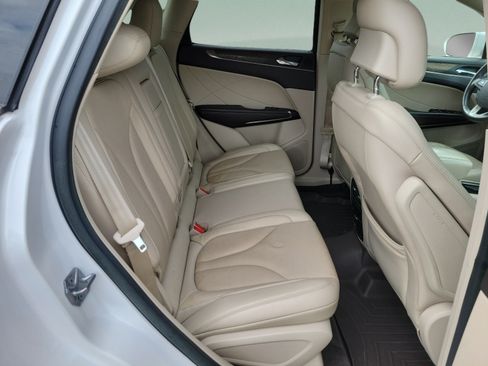 Used 2017 Lincoln MKC Reserve FWD image 10