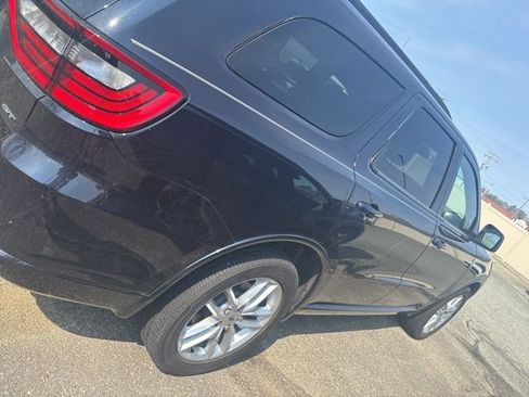 Used 2024 Dodge Durango GT image 2