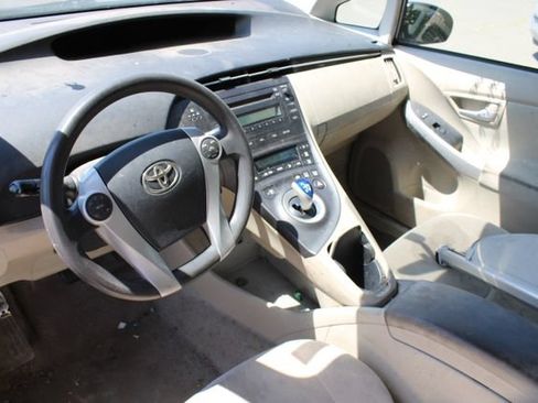 Used 2011 Toyota Prius Two FWD image 2