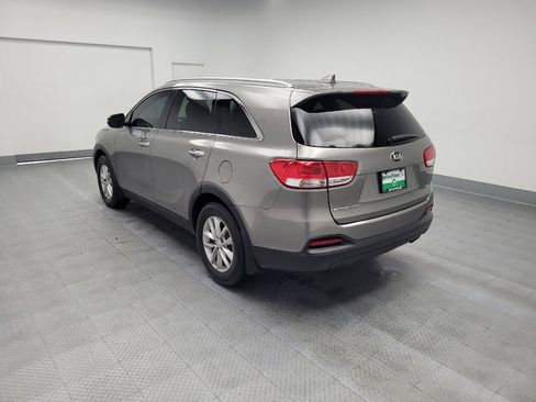 Used 2018 Kia Sorento LX image 5