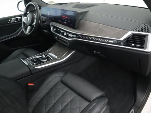 Certified 2025 BMW X5 M60i w/ Climate Comfort Package image 18