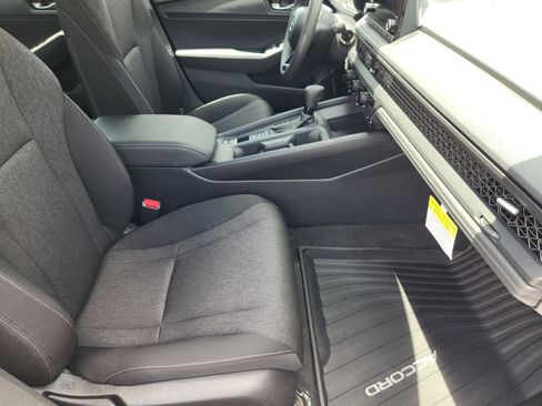 Used 2025 Honda Accord SE image 17
