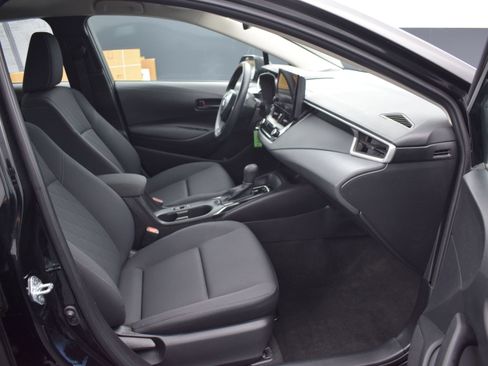 Used 2025 Toyota Corolla LE FWD image 10