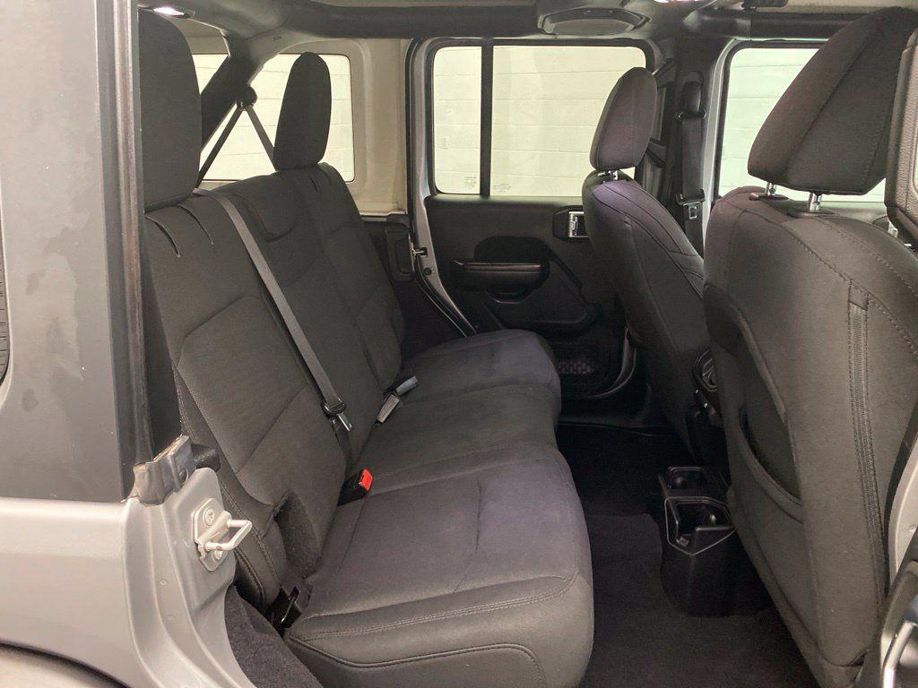 Used 2019 Jeep Wrangler Unlimited Sport S AWD/4WD image 24
