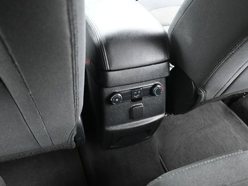 Certified 2018 Ford Explorer XLT image 21