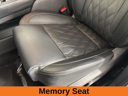 Used 2025 Nissan Rogue Platinum image 14