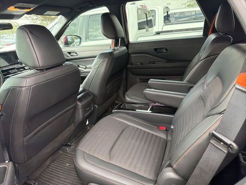 Certified 2024 Nissan Pathfinder Rock Creek image 9