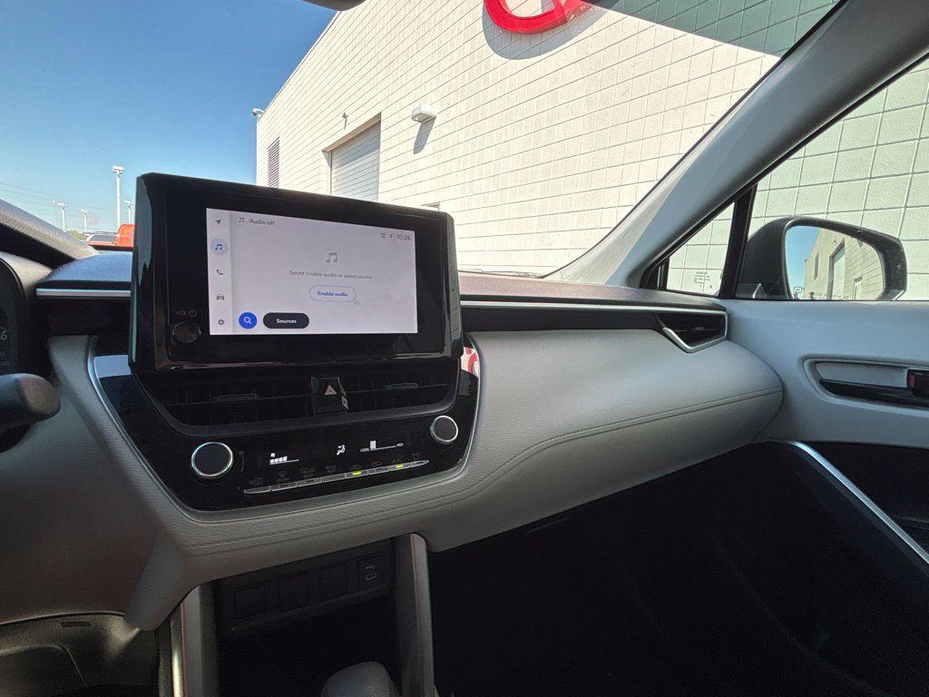 Used 2024 Toyota Corolla Cross L FWD image 15