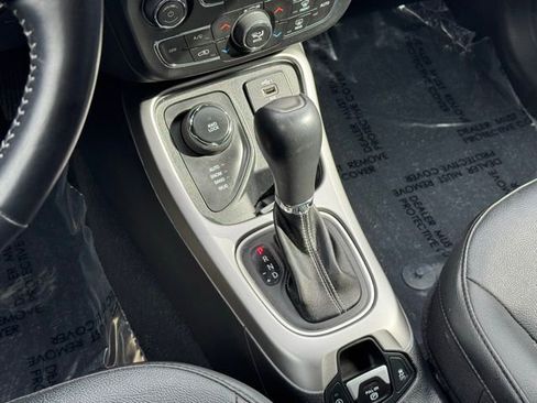 Used 2021 Jeep Compass Latitude AWD/4WD image 16