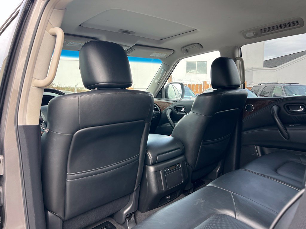 Used 2017 INFINITI QX80 4WD w/ Driver Assistance Package image 13