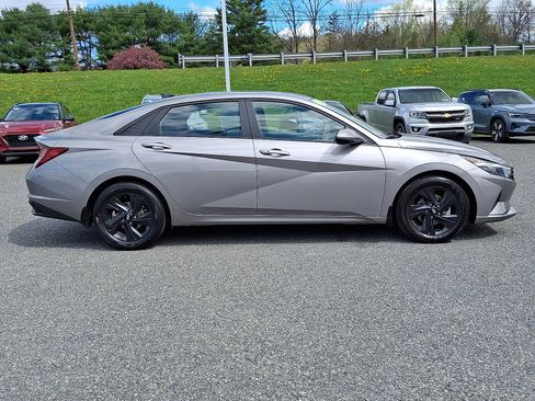Used 2023 Hyundai Elantra SEL FWD image 7