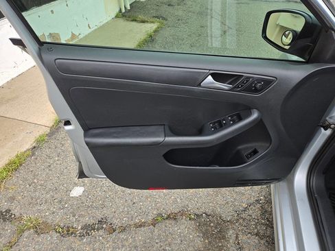 Used 2013 Volkswagen Jetta S image 20