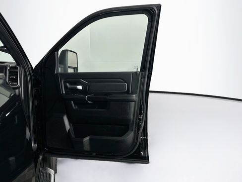 Used 2025 RAM 2500 Big Horn AWD/4WD image 31