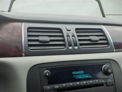 Used 2008 Buick Lucerne CXL image 15