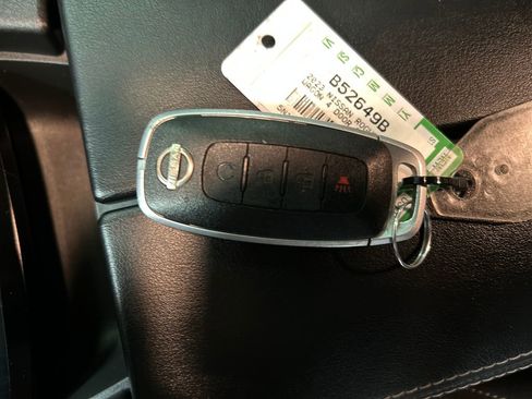 Used 2023 Nissan Rogue SV image 20