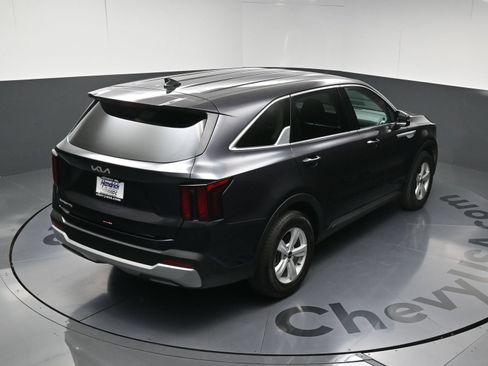 Used 2025 Kia Sorento LX FWD image 34