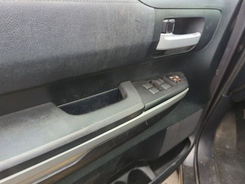 Used 2016 Toyota Tundra SR5 w/ TRD Off Road Package image 8