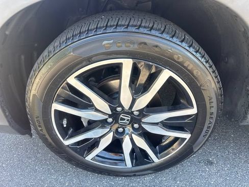 Used 2019 Honda Pilot Touring image 27