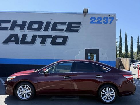 Used 2013 Toyota Avalon XLE Premium FWD image 23