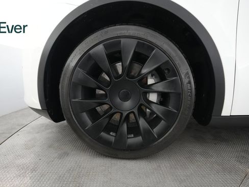 Used 2021 Tesla Model Y Long Range AWD/4WD image 19