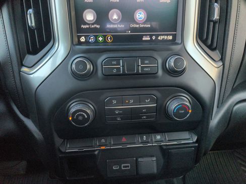 Used 2020 Chevrolet Silverado 1500 LT AWD/4WD image 13