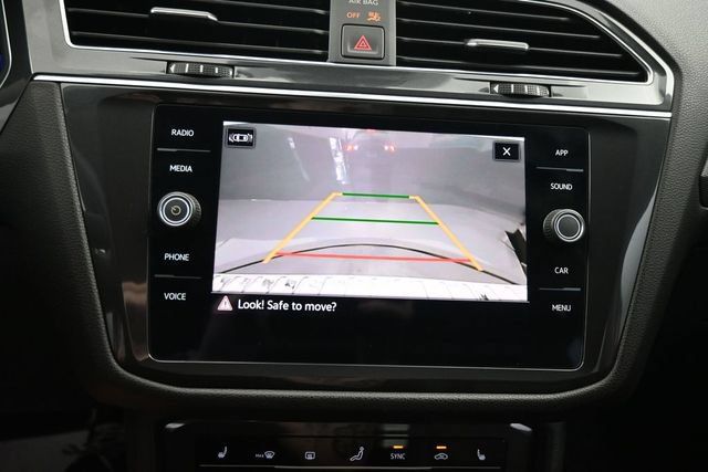 Used 2023 Volkswagen Tiguan SE FWD image 19