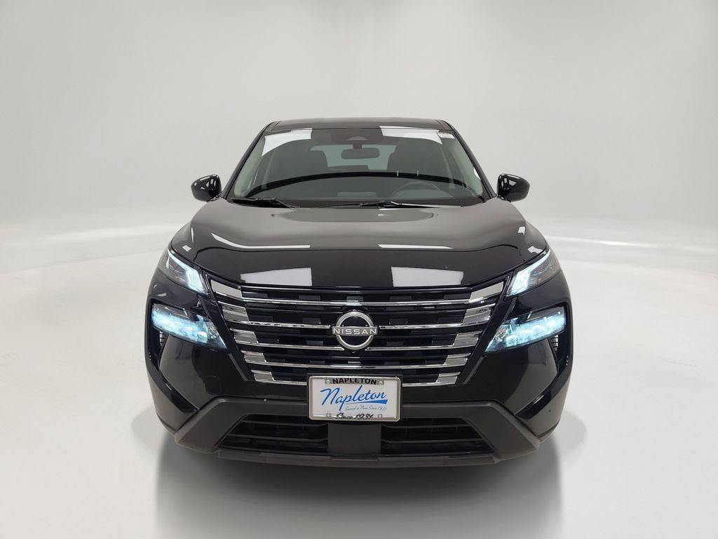 Used 2025 Nissan Rogue SV AWD/4WD image 2
